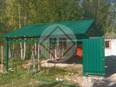 навес с зеленой металлочерепицей