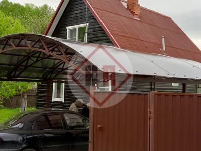 арочный навес для дачи с кровлей из поликарбоната