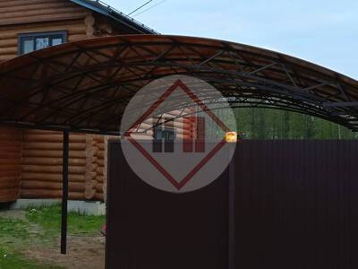 большой навес для парковки автомобилей
