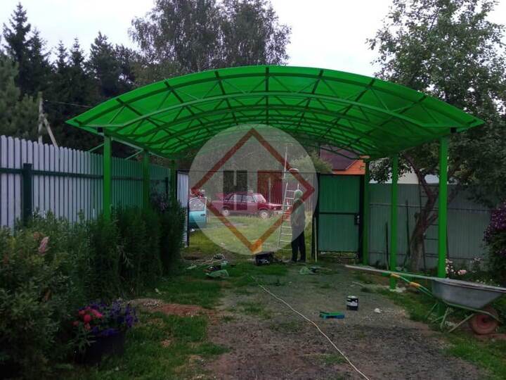 зеленый арочный навес