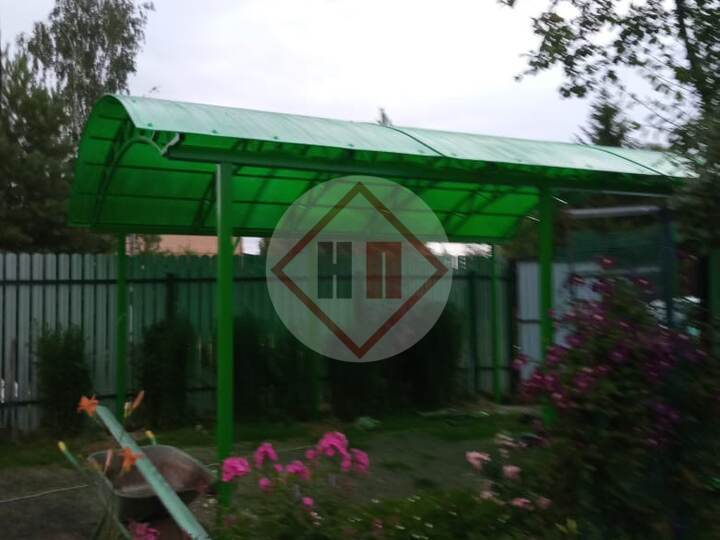 зеленый арочный навес