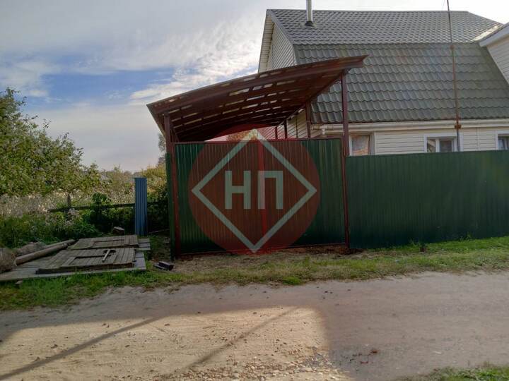 небольшой навес из поликарбоната сотового