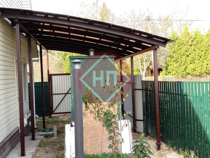небольшой навес из поликарбоната сотового