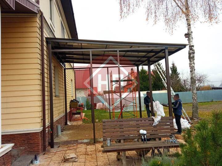 навес из поликарбоната монолитного тонированного