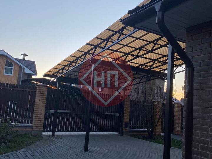 навес односкатный с покрытием из сотового поликарбоната