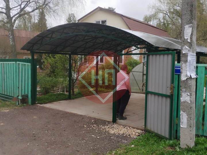 навес для дома, кровля арочная из поликарбоната