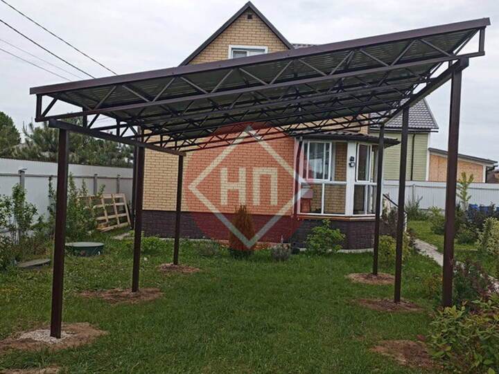 односкатный навес с профлистом и шестью фермами