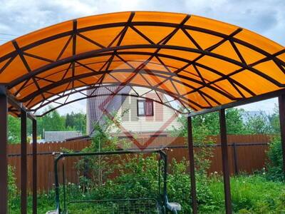 навес из поликарбоната сотового для зоны отдыха