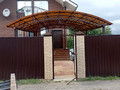 металлический навес для загородного дома