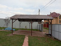 двускатный навес с кровлей из металлочерепицы
