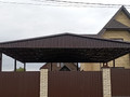 навес двускатный с ветровой заслонкой из профилированного листа
