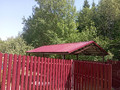 навес из красного профлиста для дачного участка